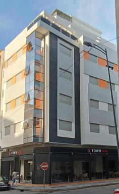 Town Hotel - Housity
