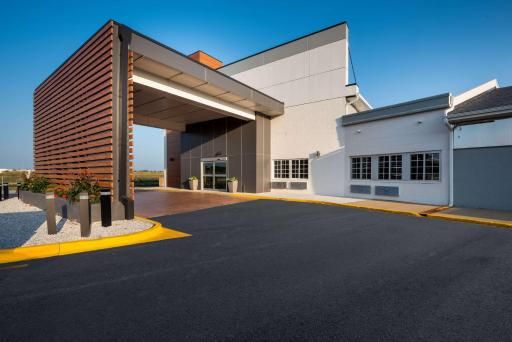 Wyndham Garden Ankeny - Housity