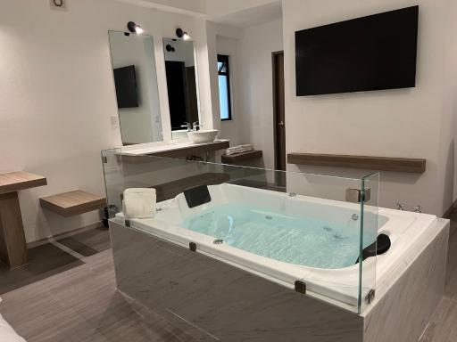 Hotel Blanco Pachuca - Housity