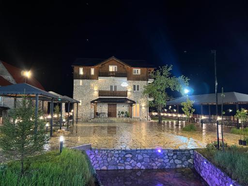Oda N'Bjeshke - Housity