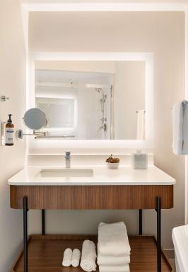 Hyatt Regency New Brunswick - Housity