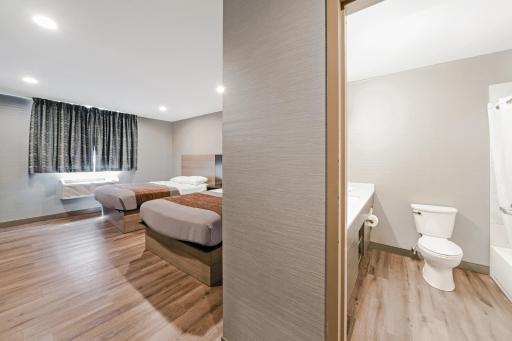 Americas Best Value Inn Foxboro - Housity