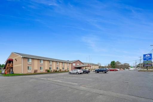 Americas Best Value Inn Foxboro - Housity