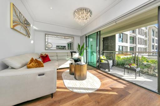 The Charming Cracker! - Housity