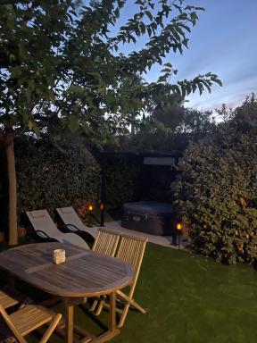 Mazet des Orchidées - Gîte 2 à 4 personnes 50 m2 - Jardin, accès et spa privé en Occitanie - Housity