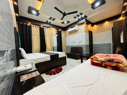 Hotel Samiksha Inn - Housity