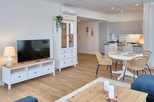 SkyHotelGwarna - Housity