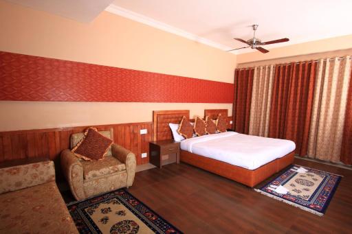 Yarlam Portico - Housity