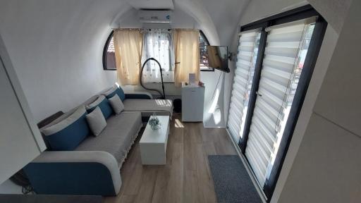 Criber House - Casa din Fibra de sticla pe ponton plutitor - Housity