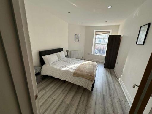 Inviting 1-Bed Apartment in Walton on the Naze - Housity