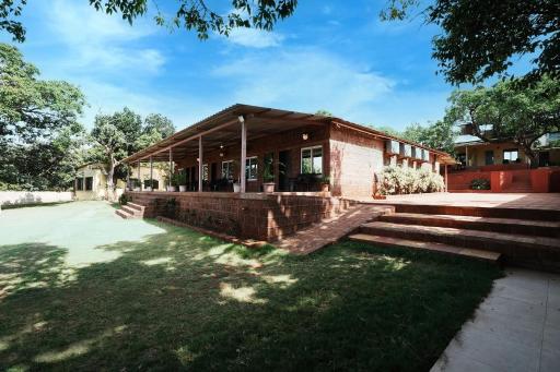 Hotel DwarkaMahabaleshwar - Housity