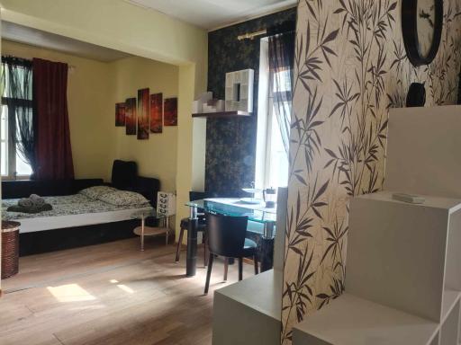 Romantic getaway in historic wooden house - Housity