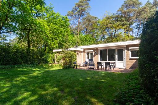 Holiday Home Eekhoornbosch - Housity