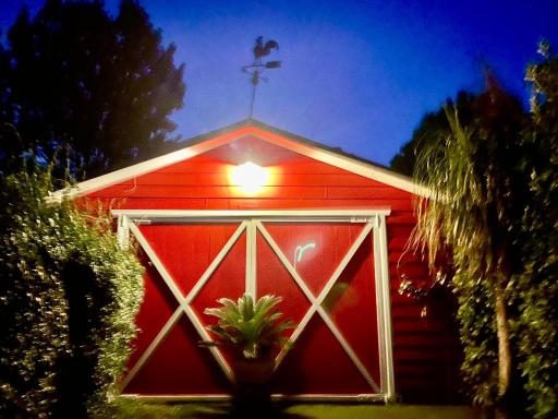 The Red Barn right in the heart of historic Berry - Housity