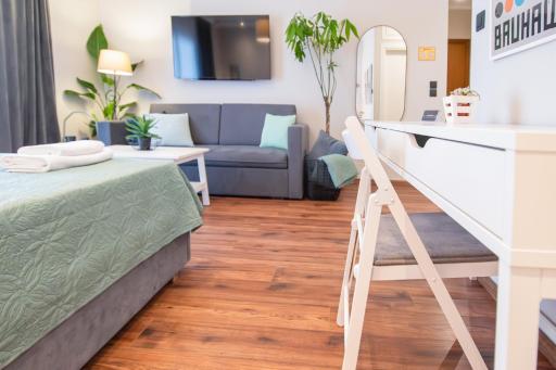 Escape Central Stay with Parking - Meno Homes 4A - Housity