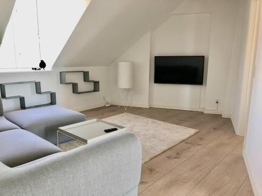 Great 2-bed penthouse apartment. - Housity