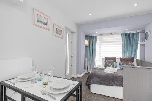 Rottingdean Boutique Studio Apartment By The Sea - Housity