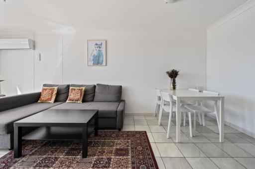 Dana- Room in a shared Duplex Apartment-3 - Housity