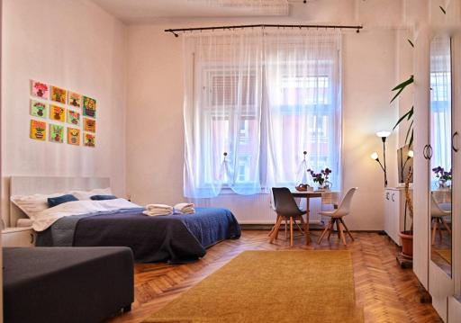 TRAVEL AND MUSIC APARTMENT - Housity