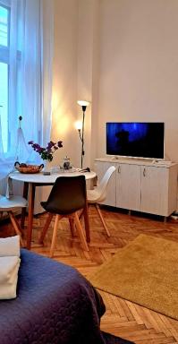 TRAVEL AND MUSIC APARTMENT - Housity