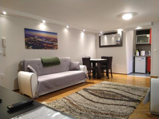 Laguna Apartment - Housity