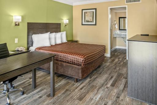 Vagabond Inn Costa Mesa - Housity