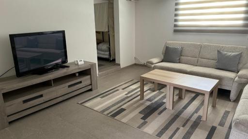 Appartement Bes,, F2 rénové confort avec entrée indépendante - Housity