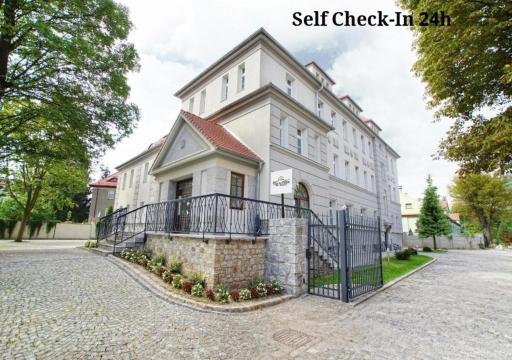 Villa La Pierre - Housity