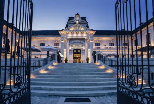 Best Western Premier Hotel de la Cite Royale - Housity