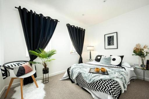 Modern Large Top Quality bedroom in London - Housity