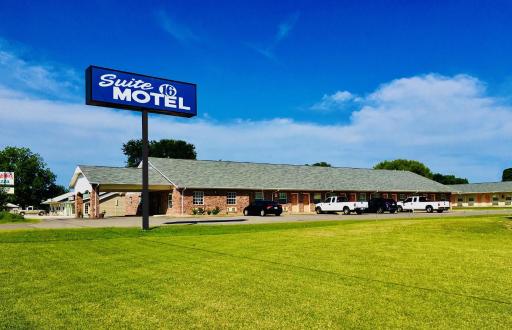 Suite 16 Motel - Housity