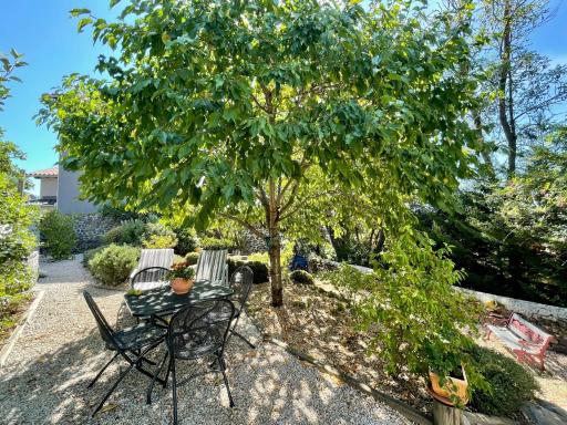 Gîte cosy à Aiguilhe avec jardin, jacuzzi et sauna - proche UNESCO et chemins de randonnée - FR-1-582-354 - Housity