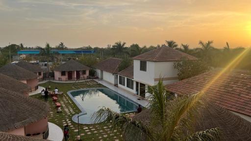 The Village Resort - Housity