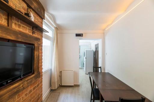 Beautiful 2BR House w/AC 400meters Taksim Square - Housity