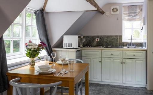 The Coach House Beautiful Georgian Apartment Wifi and Parking near Bath - Housity