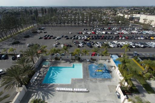 Knott's Hotel - Housity