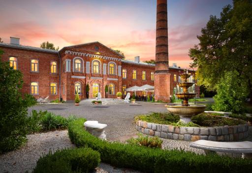 Royal Hotel Modlin - Housity