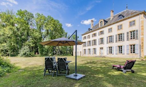 Marraycourt, Chateau-Chambre d'Hotes - Housity
