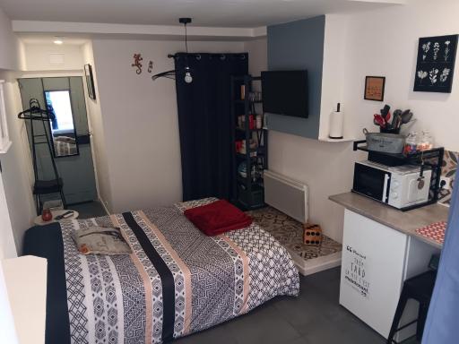 Studio avec salle d'eau, wc et coin cuisine - Housity