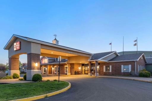 Best Western Plus Steeplegate Inn - Housity