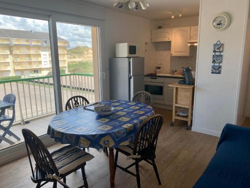 Proche plage : appart confort, balcon vue mer, parking, à 5 min de la mer et commerces - FR-1-482-143 - Housity