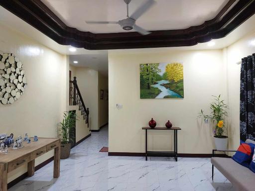 T&J Guest House - Housity