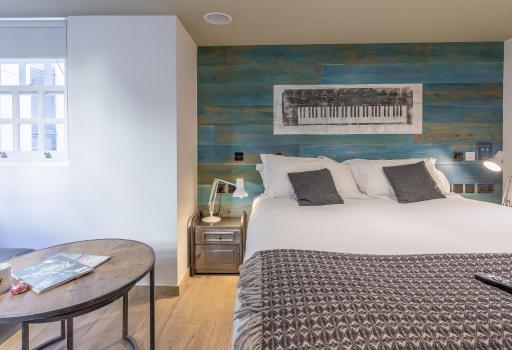 Stay Central Hotel - Housity