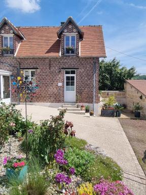 Logement entier indépendant- 2 à 4 pers - Parking clos - Terrasse - Housity