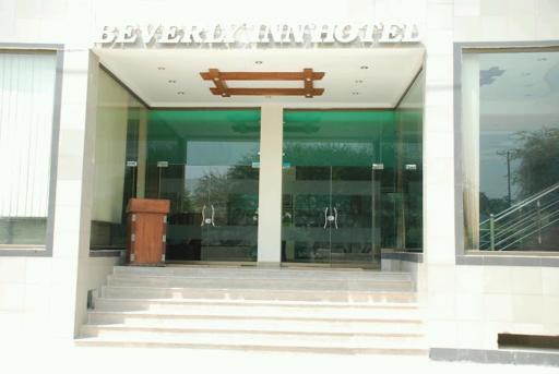Beverly Inn Hotel - Housity