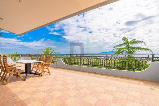 Oasis Palm Villa - Housity