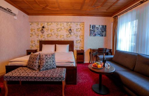 Gulliver Mansion Hotel - Housity