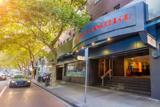Hotel Grand Chancellor Melbourne - Housity