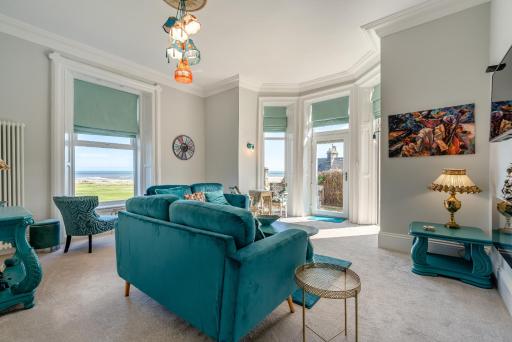 Beach Retreat - Housity