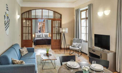 3 Epoques Apartments by Adrez - Housity